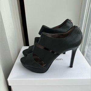 Calvin Klein black shoes for women. Size 9.5 M